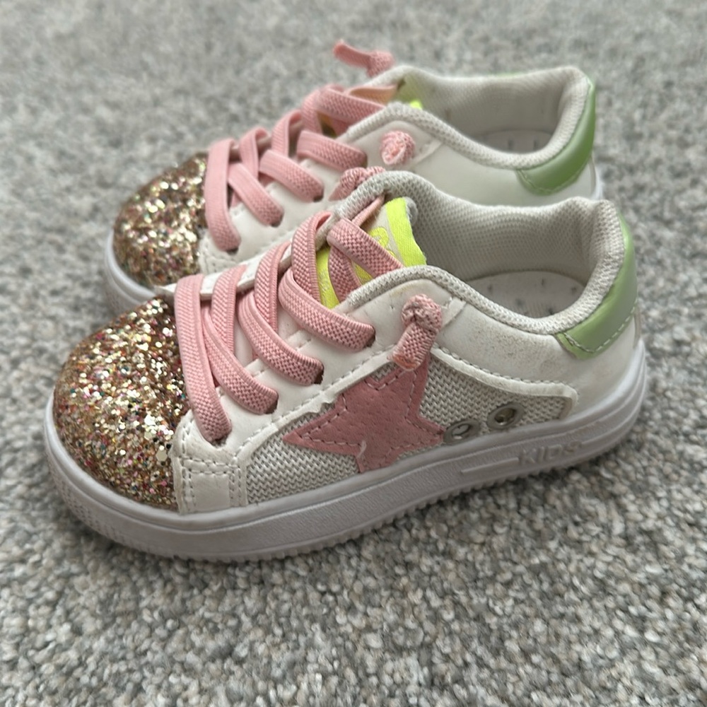 Gently Used GG inspired toddler shoes size 5